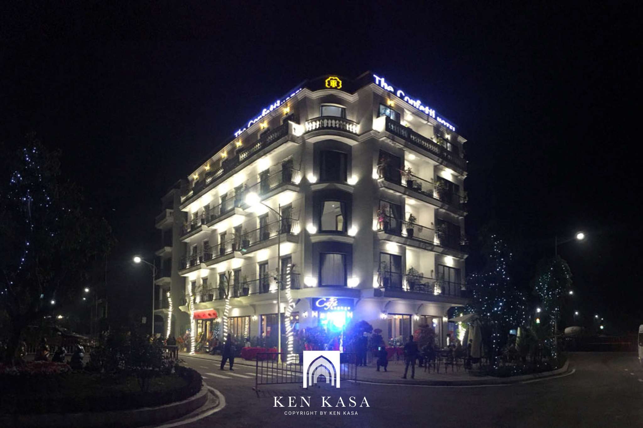 The Confetti Ha Long Hotel khi lên đèn 